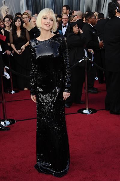 Anna Faris attends the 84th Annual Academy Awards on February 26, 2012