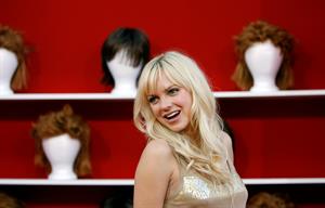 Anna Faris premiere of You Don't Mess With the Zohan 