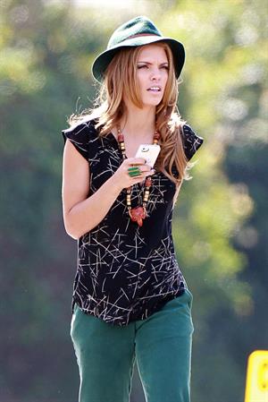 AnnaLynne McCord Filming 90210 in Los Angeles (November 14, 2012) 