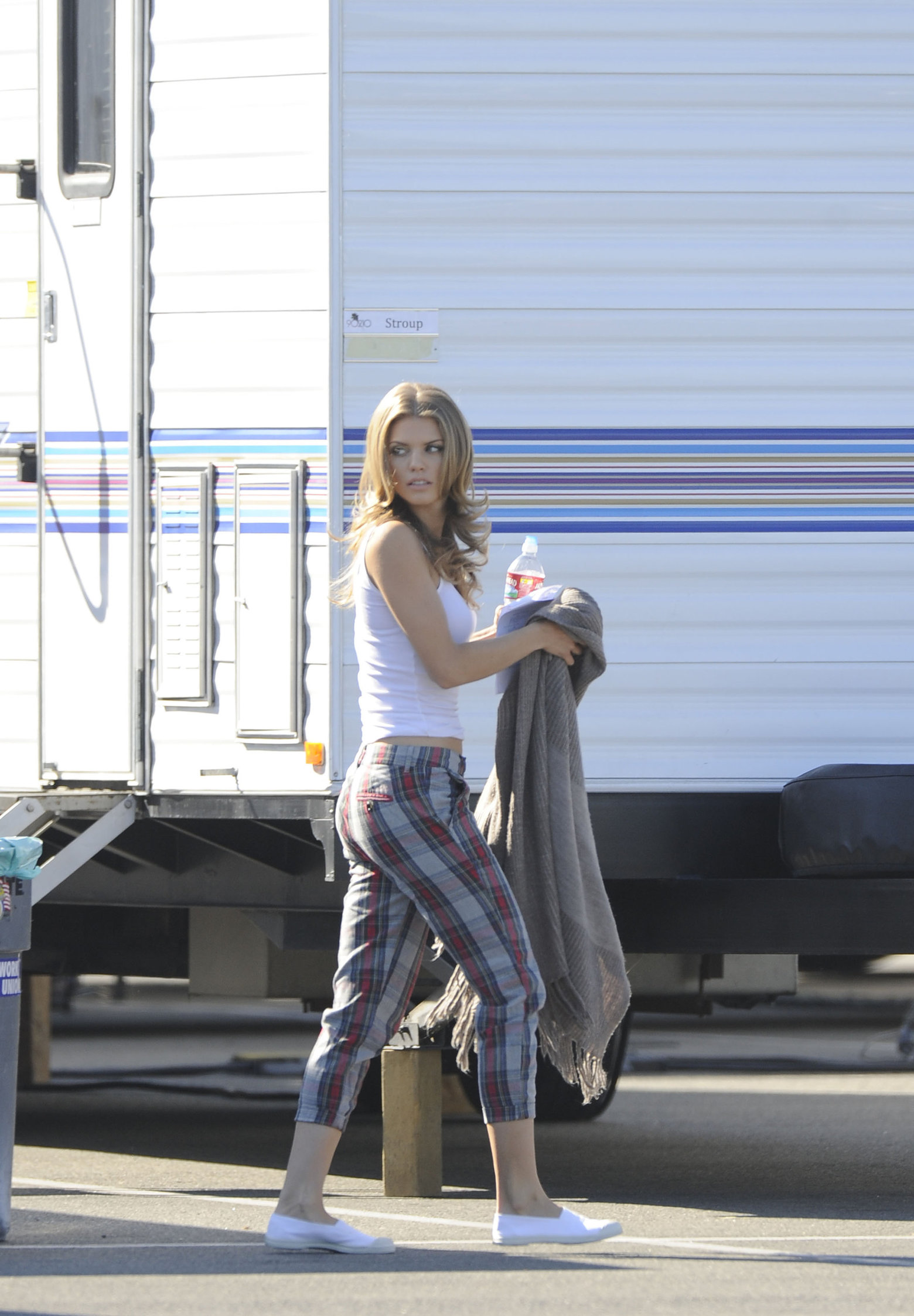 AnnaLynne McCord Pictures AnnaLynne McCord on the Set of 90210 11/6/12