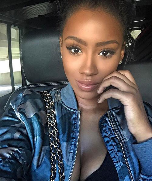 Raven Tracy taking a selfie