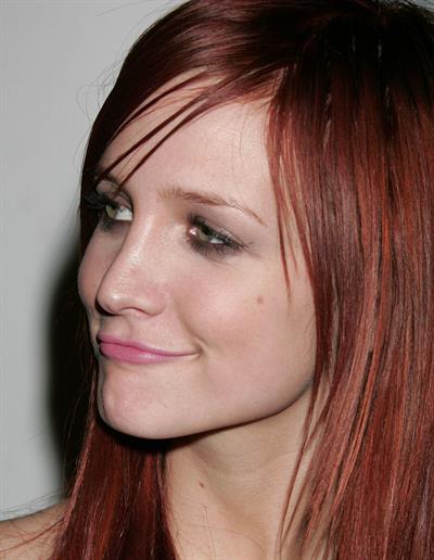 Ashlee Simpson Fuse TV's Grammy party arrivals 