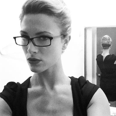 Laura Surrich taking a selfie