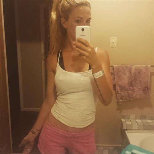 Laura Surrich taking a selfie