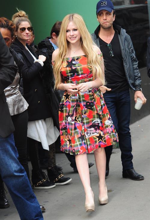 Avril Lavigne – “Good Morning America” NYC 11/5/13  