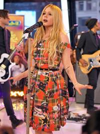 Avril Lavigne – “Good Morning America” NYC 11/5/13  