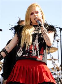 Avril Lavigne – iHeartRadio Music Festival 9/21/13  