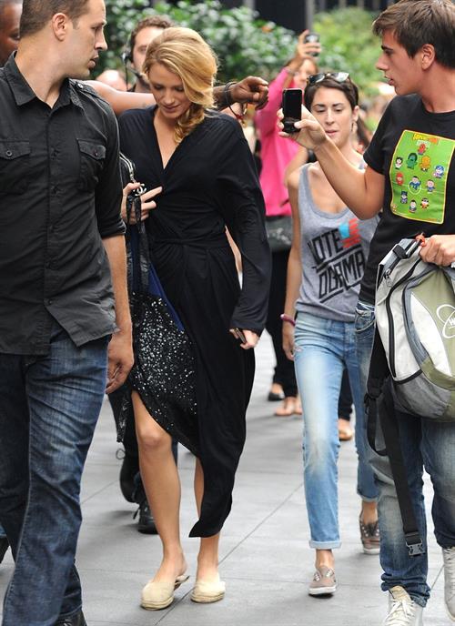 Blake Lively - On set of Gossip Girl - August 21,2012