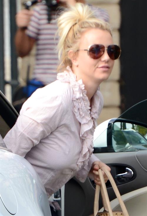 Britney Spears leaving dance studio in Sherman Oaks, on October 24, 2013