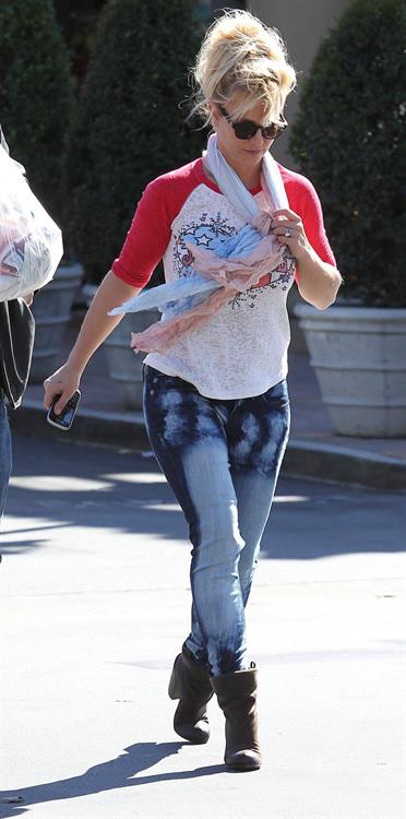 Britney Spears at a fast food restaurant in Calabasas 11/10/12 