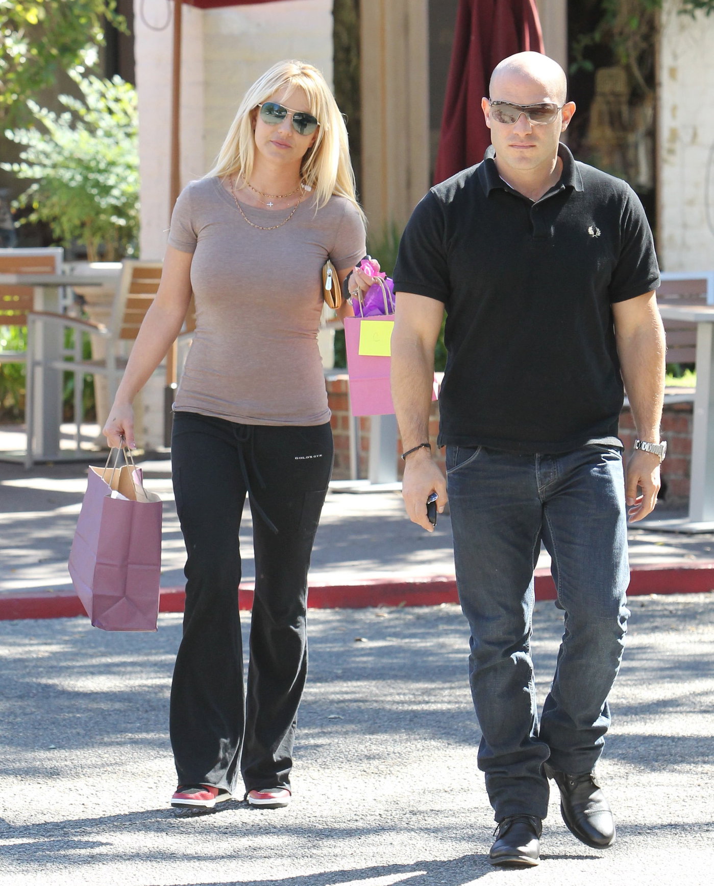 Britney Spears out shopping in Calabasas 10/23/12 