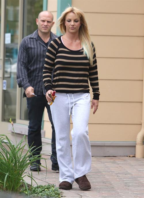 Britney Spears Leaving hair salon with her bodyguard in Beverly Hills (October 20, 2012) 