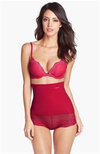 Mayra Suárez in lingerie