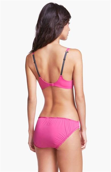 Mayra Suárez in lingerie - ass