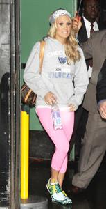 Carrie Underwood “Good Morning America” departure candids in New York, November 1, 2013 