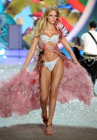 Erin Heatherton in lingerie