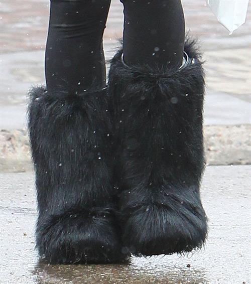 Daisy Fuentes Christmas shopping in Aspen 12/24/12 