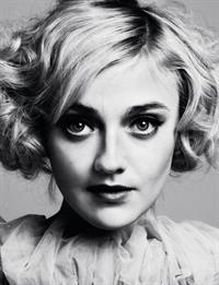 Dakota Fanning Wonderland magazine Apr/May 2012 