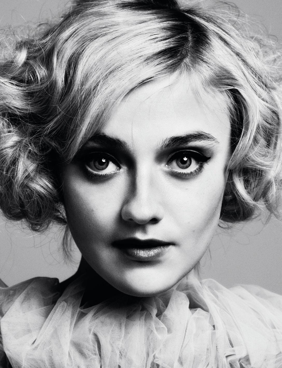 Dakota Fanning Wonderland magazine Apr/May 2012 