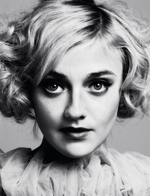 Dakota Fanning Wonderland magazine Apr/May 2012 