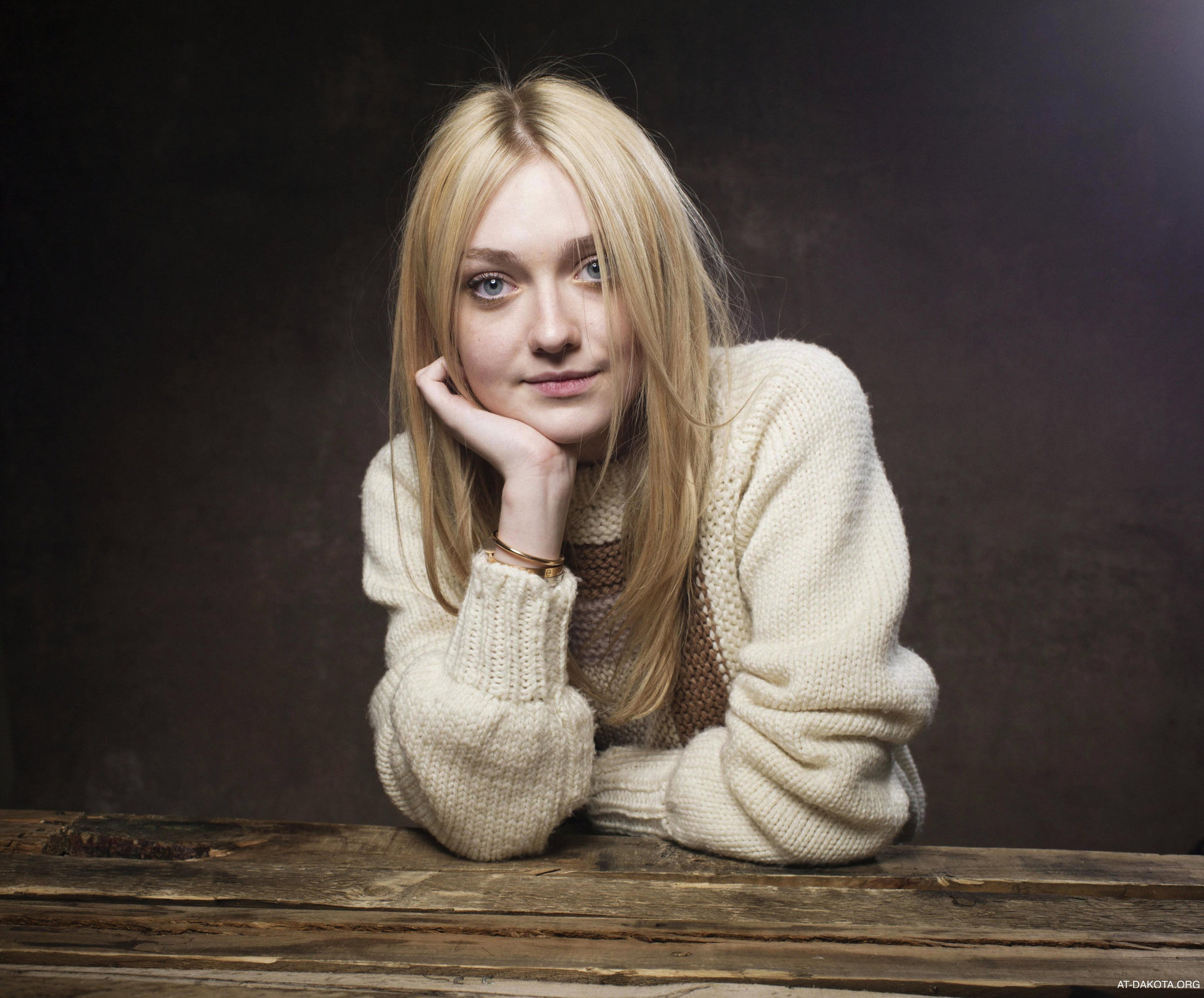 Dakota Fanning 2013 'Very Good Girl' Sundance Photocall Victoria Will Photoshoot 