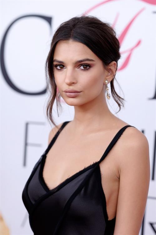 Emily Ratajkowski
