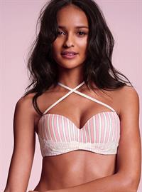 Gracie Carvalho in lingerie