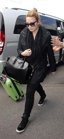 Demi Lovato - Leaves London Heathrow Airport in London (01.06.2013) 