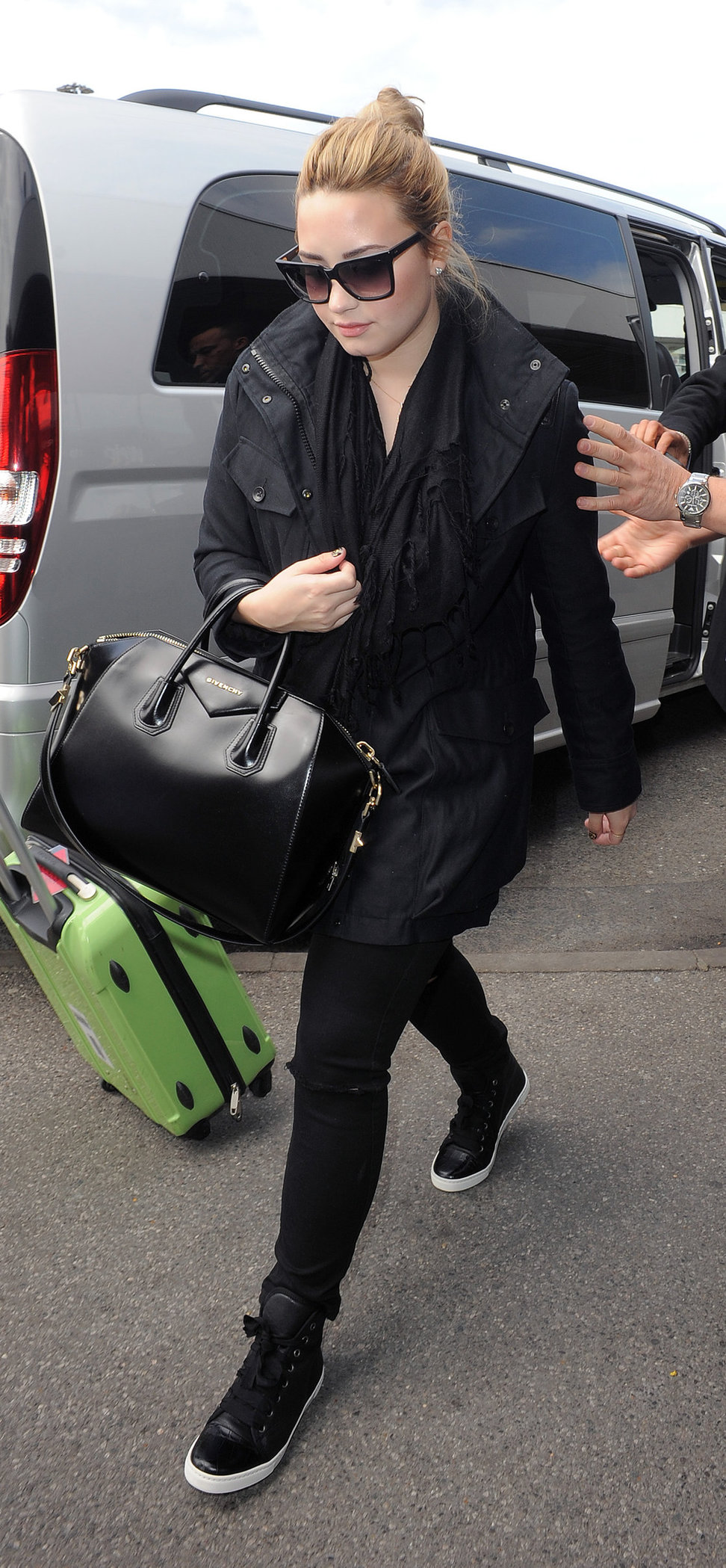 Demi Lovato - Leaves London Heathrow Airport in London (01.06.2013) 