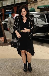 Demi Lovato - Arrives for Live with Kelly in New York City (12.04.2013) 