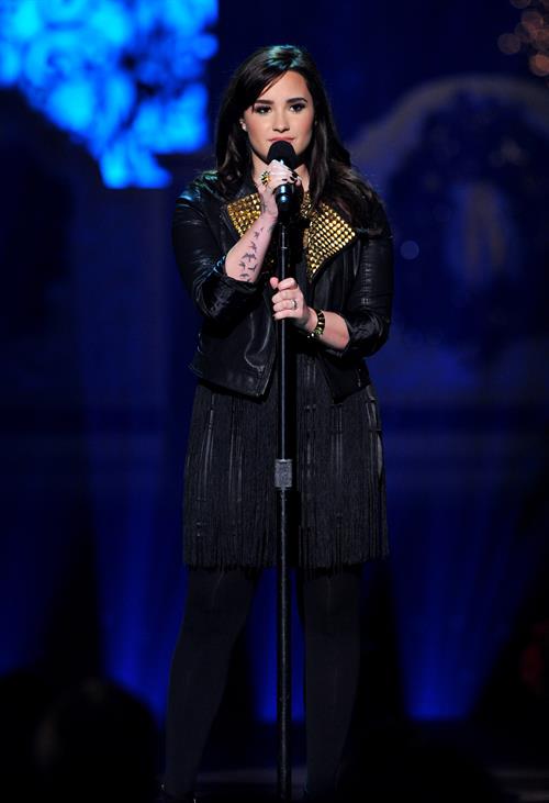 Demi Lovato TNT Christmas 2012 @ the National bldg Museum in WA 12/9/12 