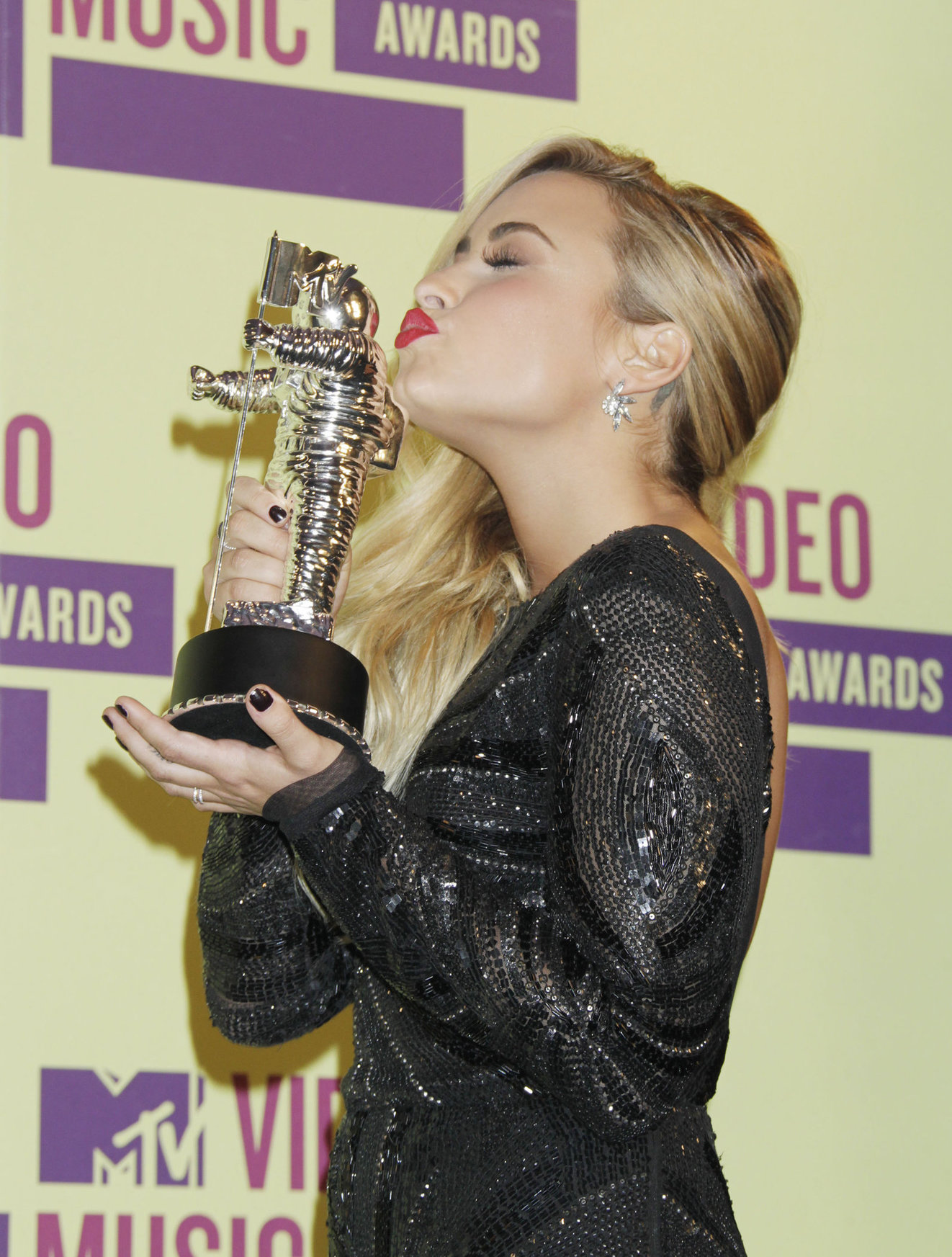 Demi Lovato - MTV Video Music Awards in Los Angeles - September 6, 2012