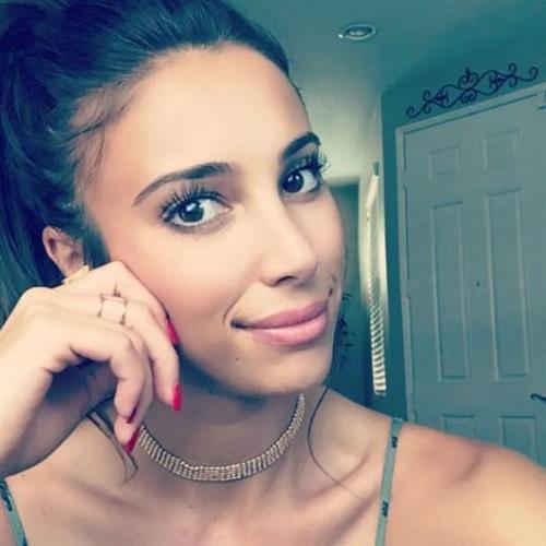 Sierra Dallas taking a selfie