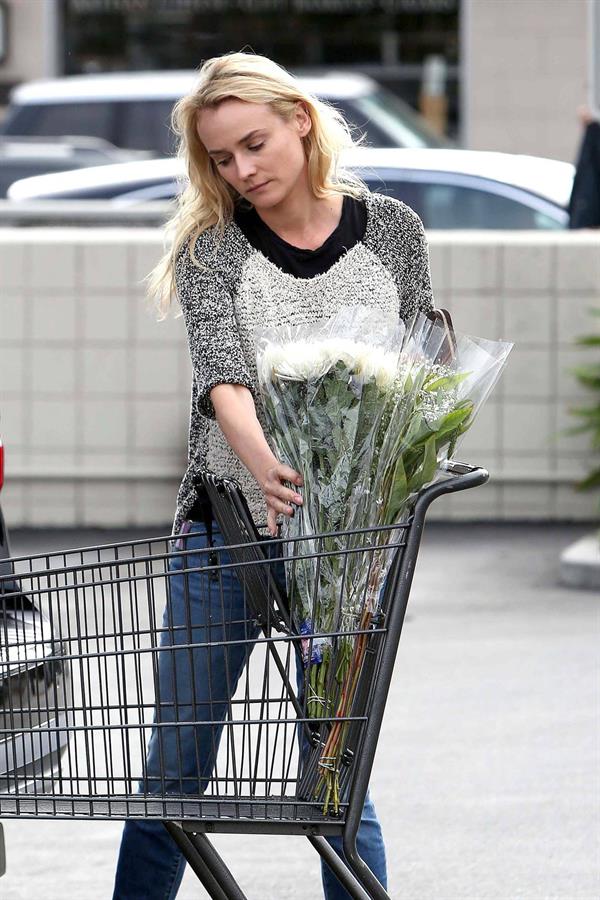 Diane Kruger Step out for a quick trip to a local Gelson's Maker in Hollywood on May 8, 2013