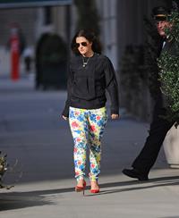 Drew Barrymore in cute leggings in New York City (21.03.2013) 