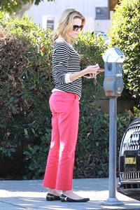 Elizabeth Banks out and about in Los Angeles 1/19/13 
