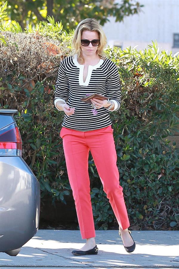 Elizabeth Banks out and about in Los Angeles 1/19/13 