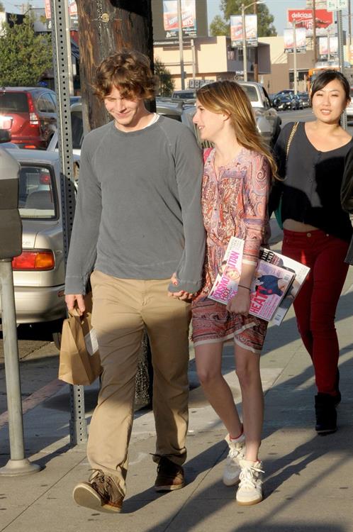 Emma Roberts - Steps out with boyfriend Evan Peters at Third Street in Los Angeles (28.05.2013) 