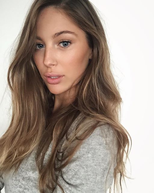 Mathilde Gøhler Selfie Pictures Mathilde Gøhler taking a selfie