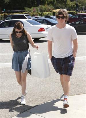 Emma Roberts - Spotted shopping at Samy's in Los Angeles (30.03.2013) 