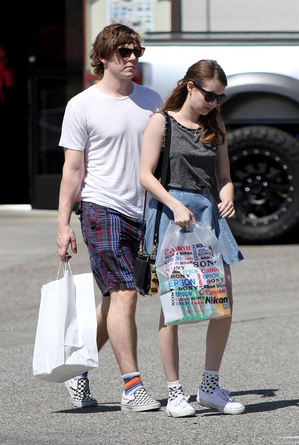 Emma Roberts - Spotted shopping at Samy's in Los Angeles (30.03.2013) 