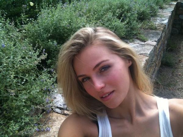 Valentina Zelyaeva taking a selfie