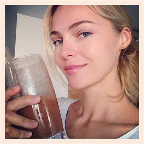 Valentina Zelyaeva taking a selfie