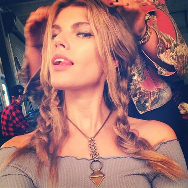 Maryna Linchuk taking a selfie