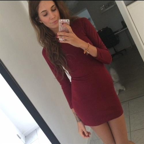 Talisa Loup taking a selfie