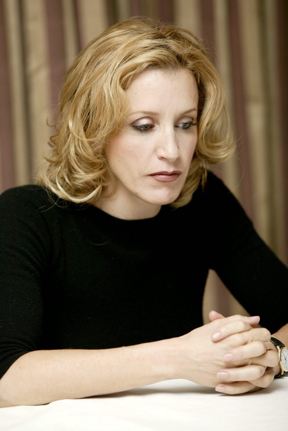 Felicity Huffman Pictures Felicity Huffman Yoram Kahana Portraits 2004