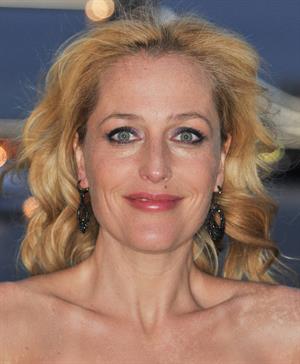Gillian Anderson Relais & Chateau's 'Diner des Grands Chefs London (April 22, 2013) 