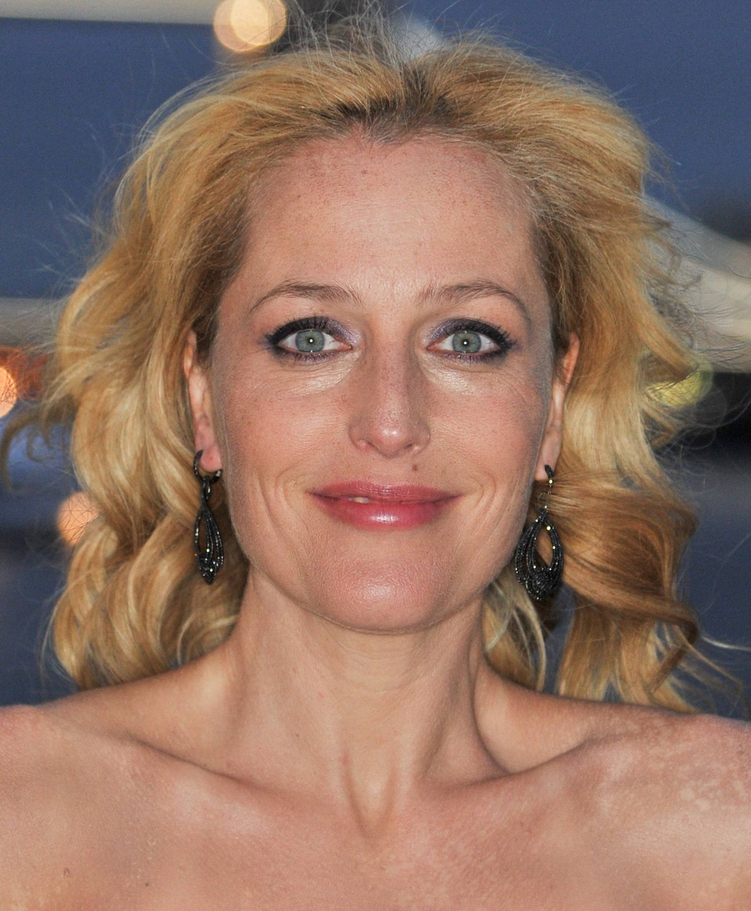 Gillian Anderson Pictures Gillian Anderson Relais & Chateau's 'Diner des Grands Chefs London (April 22, 2013)