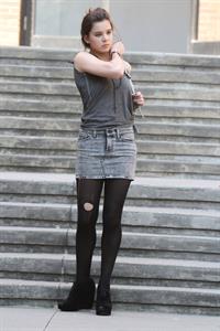 Hailee Steinfeld filming 'Can A Song Save Your Life' 7/9/12 