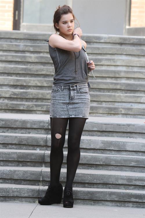 Hailee Steinfeld filming 'Can A Song Save Your Life' 7/9/12 